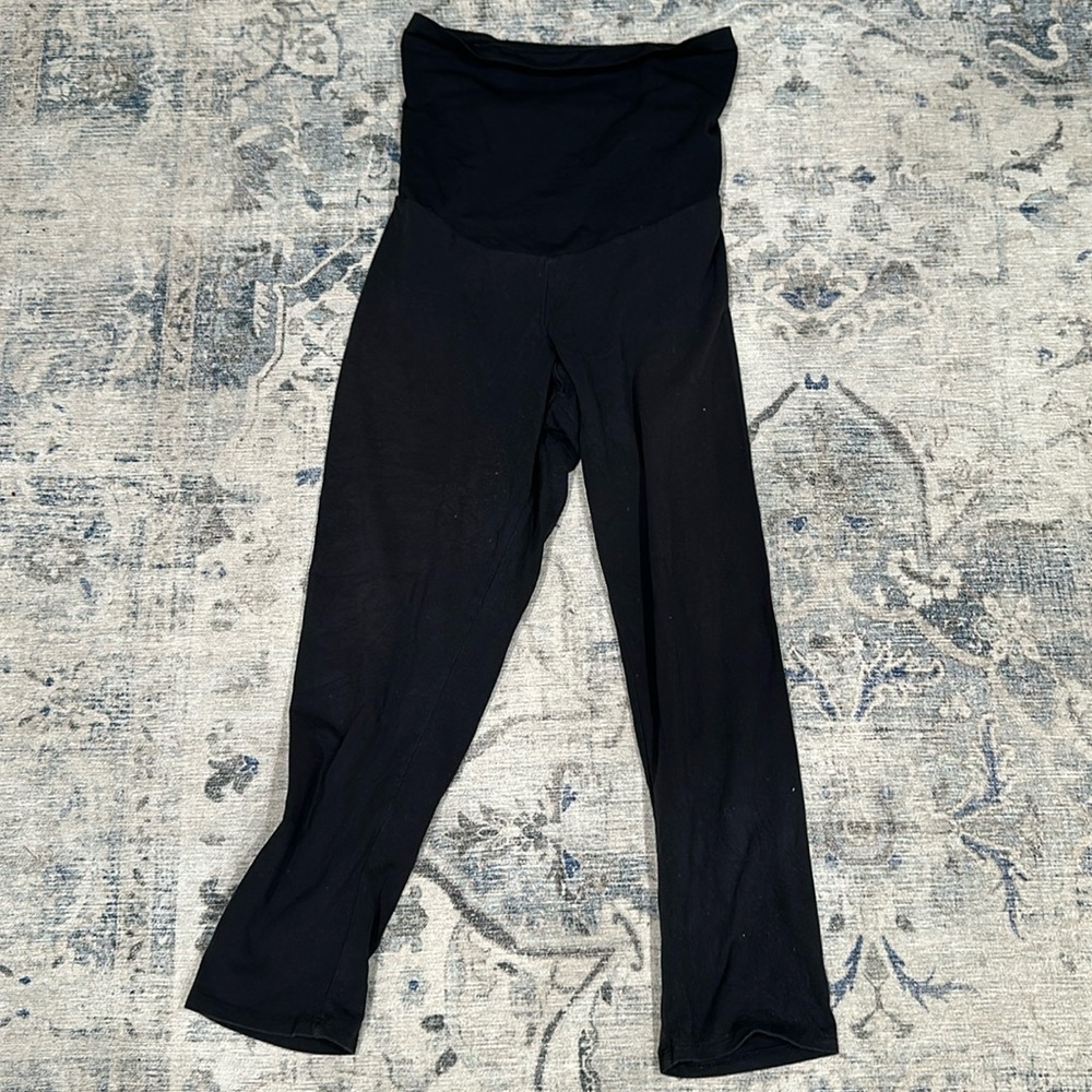 Motherhood Maternity black capri leggings